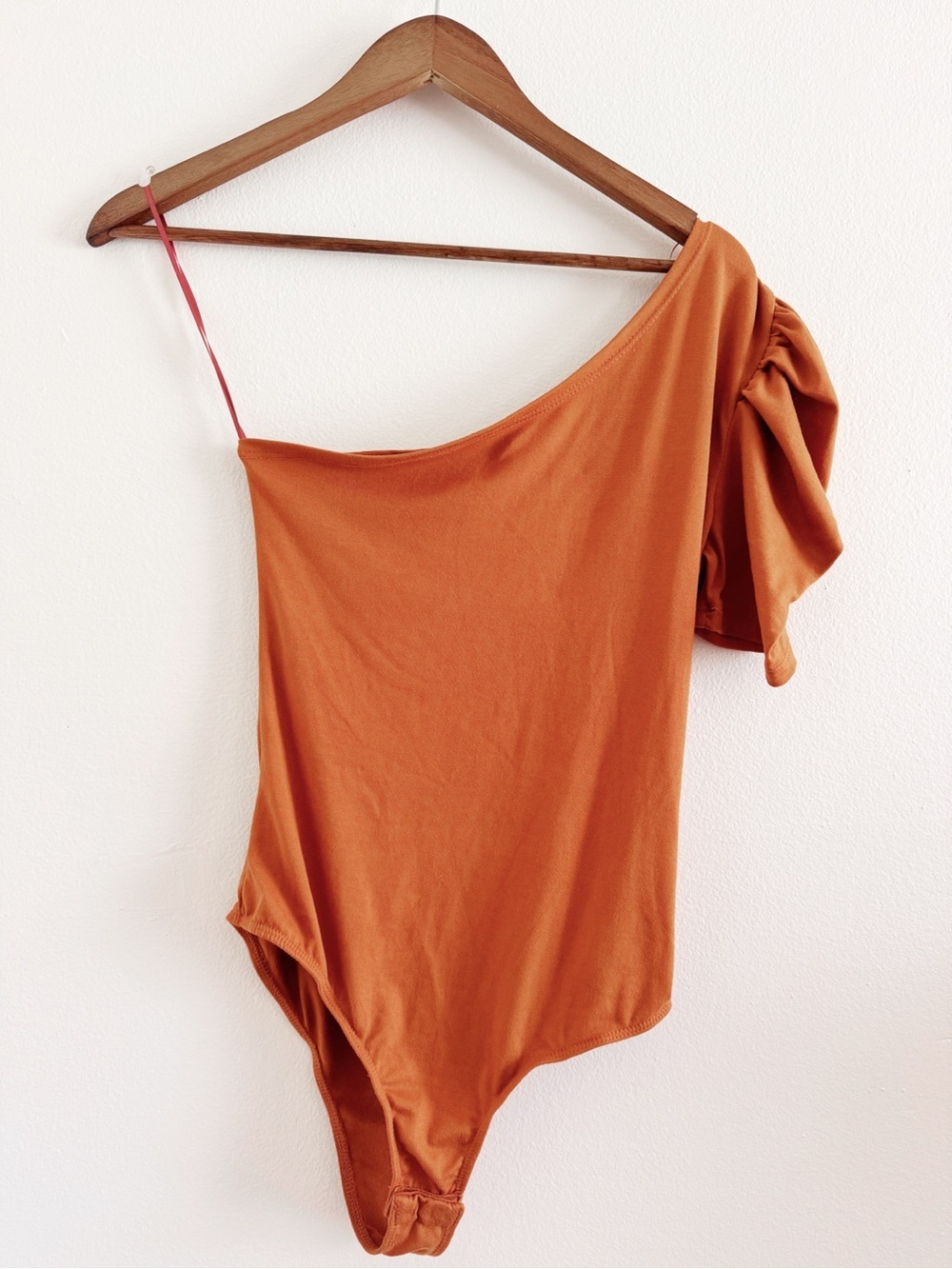 Good Luck Gem One-Shoulder Rust Orange Bodysuit with Puff Sleeve Accent small